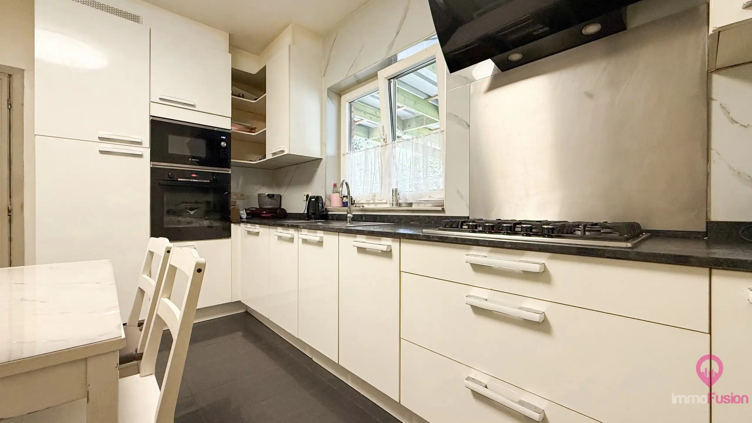 Gezellige woning met 3 slaapkamers en zonnige tuin! foto 10