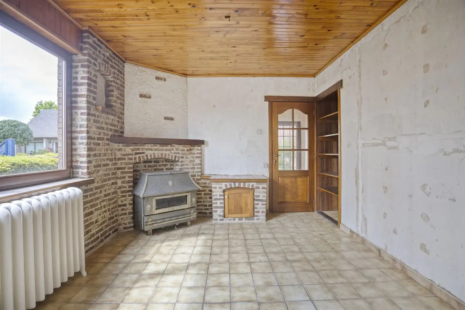 TE KOOP: Te renoveren woning op een perceel van 11a33ca! foto 7