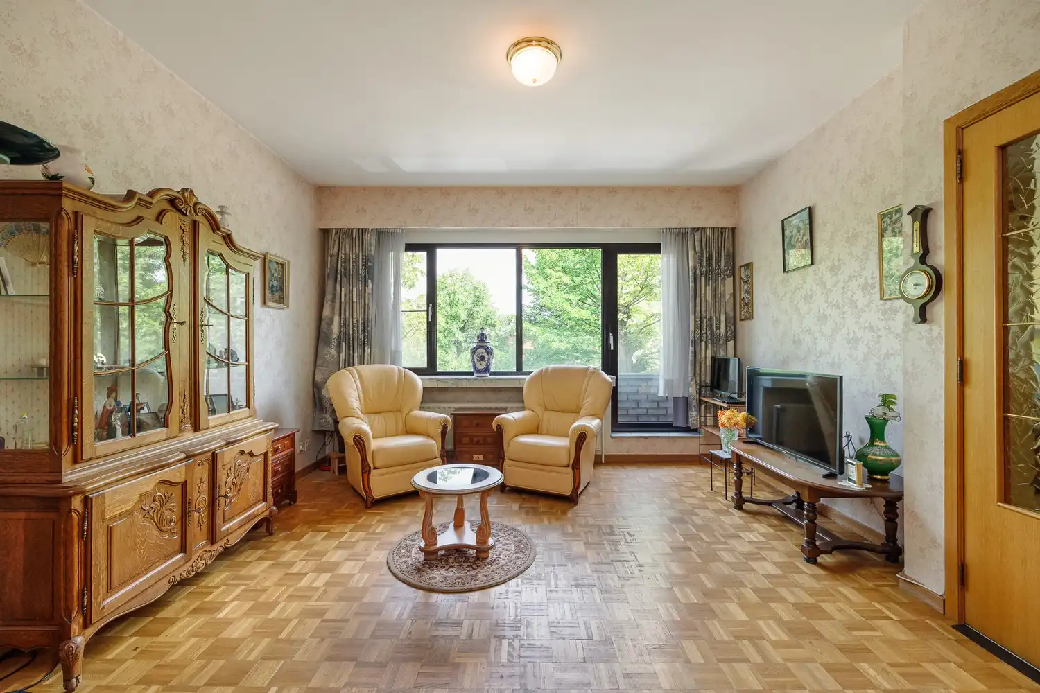 Ruim en lichtrijk 2-slpk appartement met terras en kelderberging in Borgerhout! foto 5