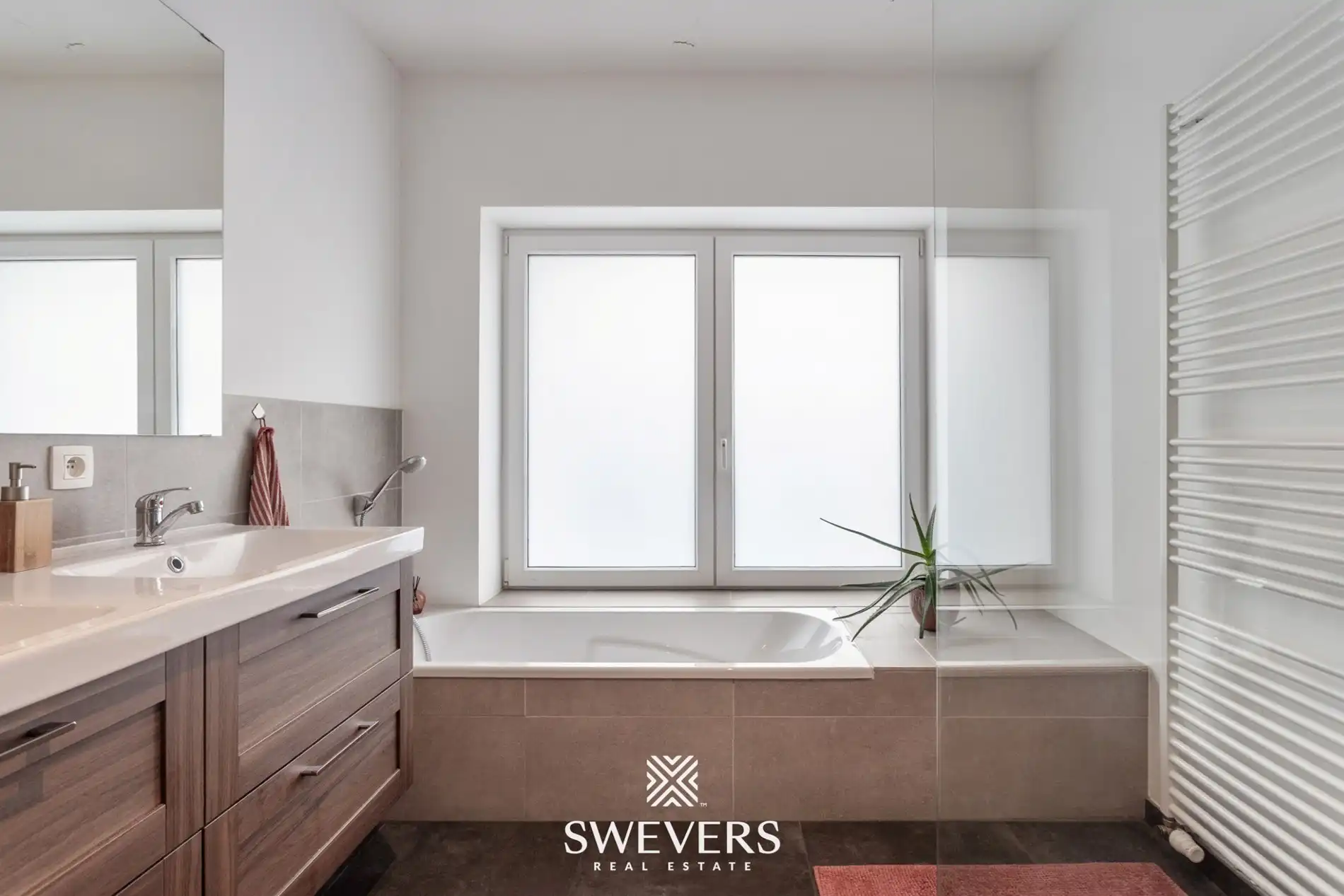 Ruim appartement (125m²) met 3 slpk in hartje Leopoldsburg foto 19