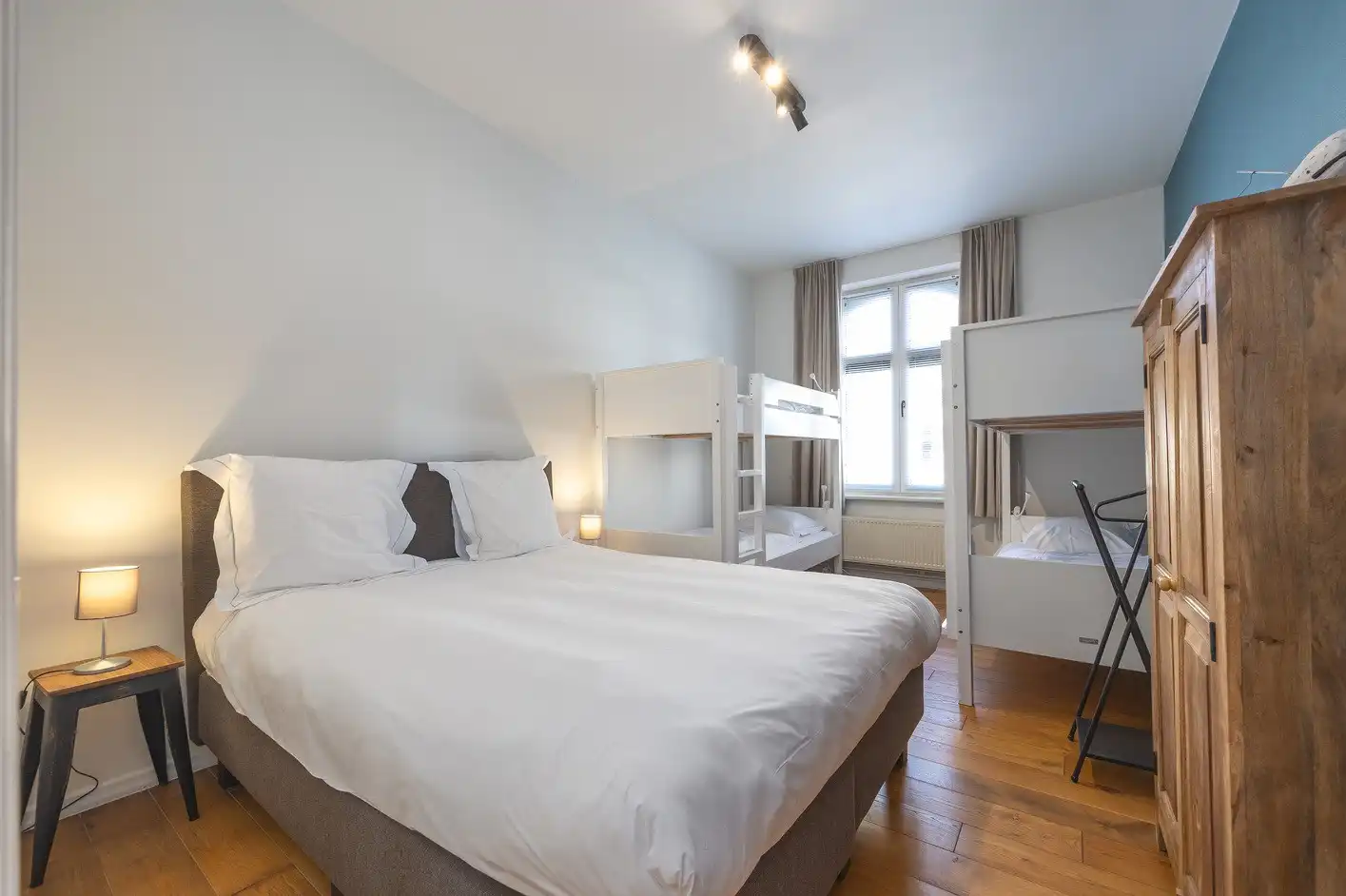 MAGISTRAAL HERENHUIS IN HET CENTRUM VAN NIEUWPOORT-STAD – OFFICIËLE 4-STERREN VAKANTIEWONING MET APPARTEMENT, INKOMSTEN EN 2 GARAGES foto 24