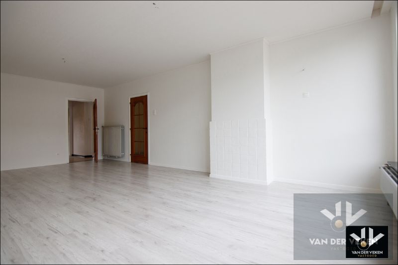 INSTAPKLAAR 2-SLPKAPP OP WANDELAFSTAND VAN HET CENTRUM foto 7