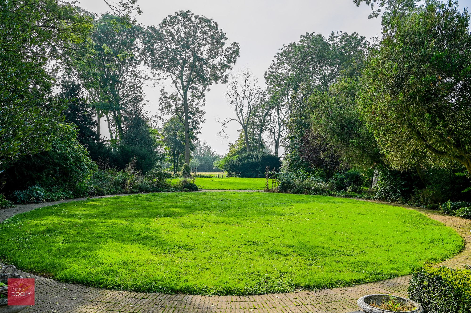 Zeer rustig gelegen, volledig gerestaureerd landhuis (voormalige pastorij) te Houtem foto 8