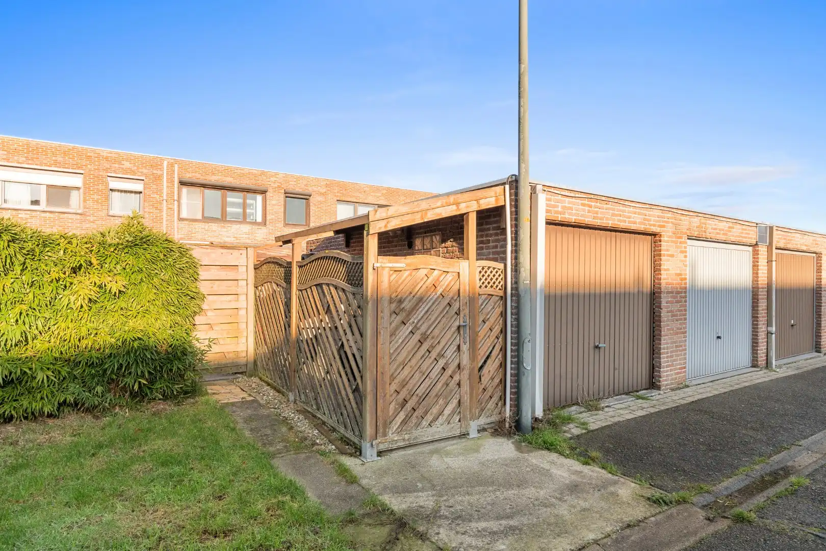 Charmante rijwoning met zonnig terras, wellnessruimte en garagebox in de Vicognewijk foto 24