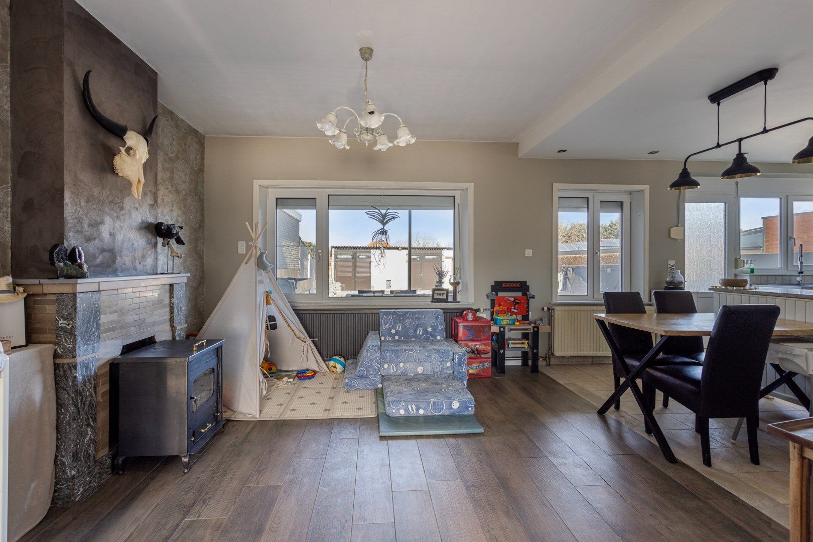 Charmante instapklare woning met 3 slpks, gelegen in Mol - Ezaart op een perceel van 794 m² !  foto 4