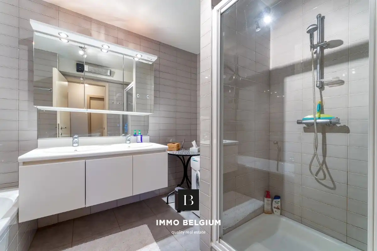 Ruim appartement met 3 slaapkamers nabij het centrum foto 10