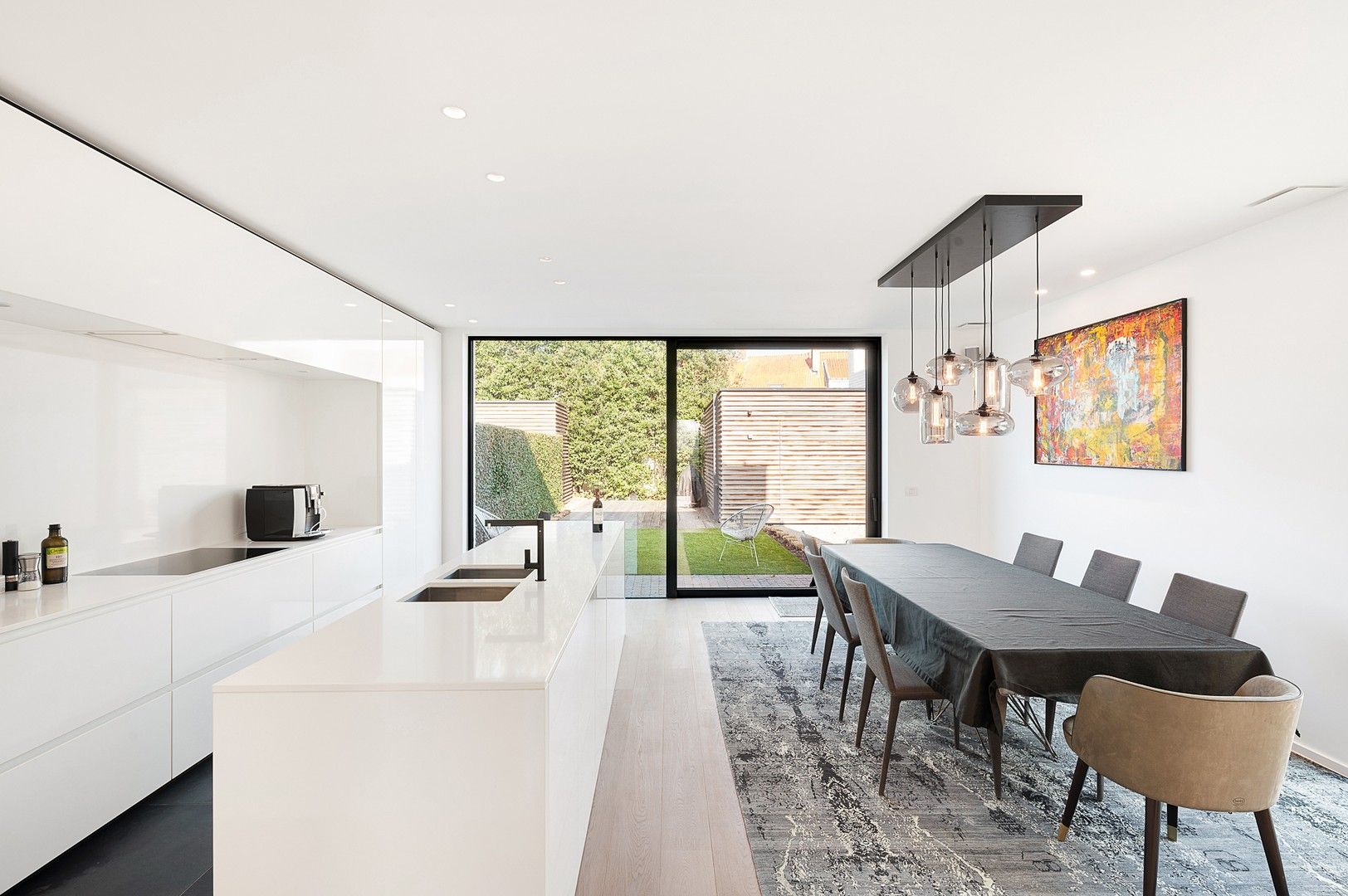 Hedendaagse, recente koppelwoonst centraal gelegen te oud-Knokke. foto 2