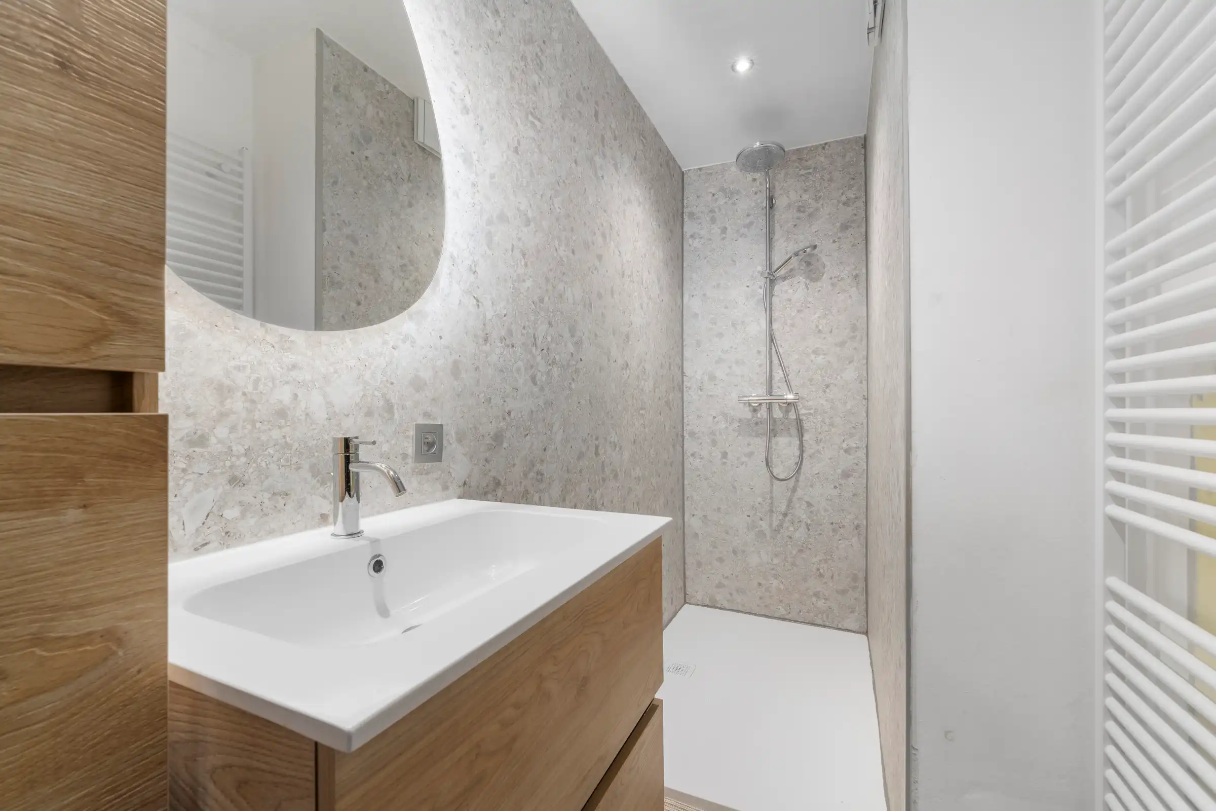 Ruim 1slaapkamerappartement met garage foto 10