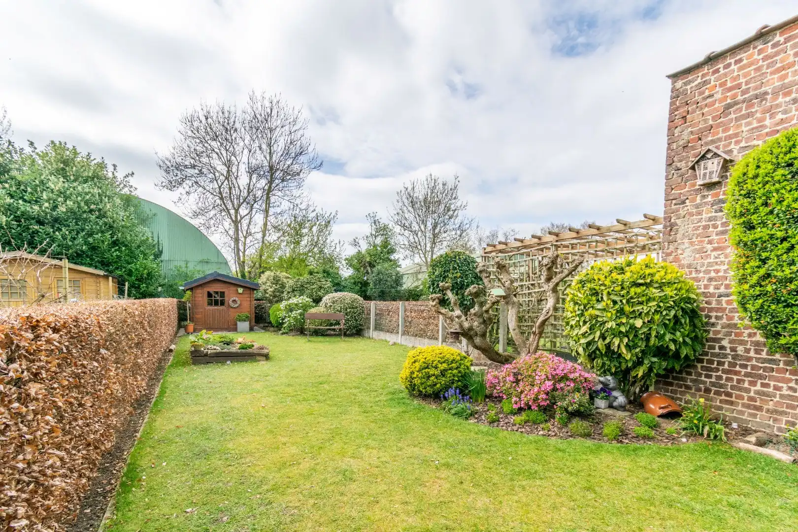 Een perfect onderhouden, degelijke bel-étage te Lot! foto 13