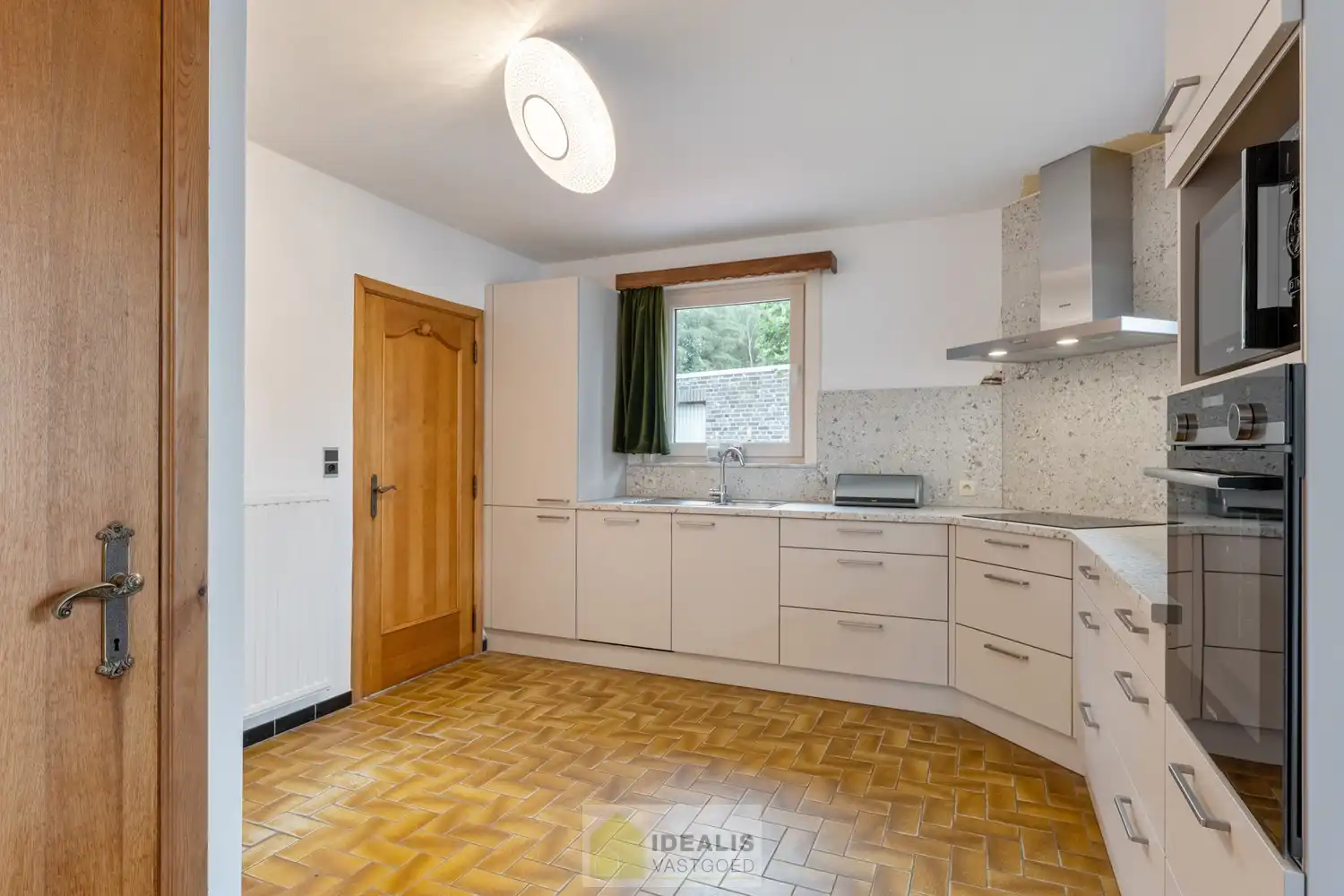 IDEALIS VASTGOED - EENGEZINSWONING MET 4 SLAAPKAMERS OP EEN AANGENAAM PERCEEL VAN 8A 71CA! foto 13