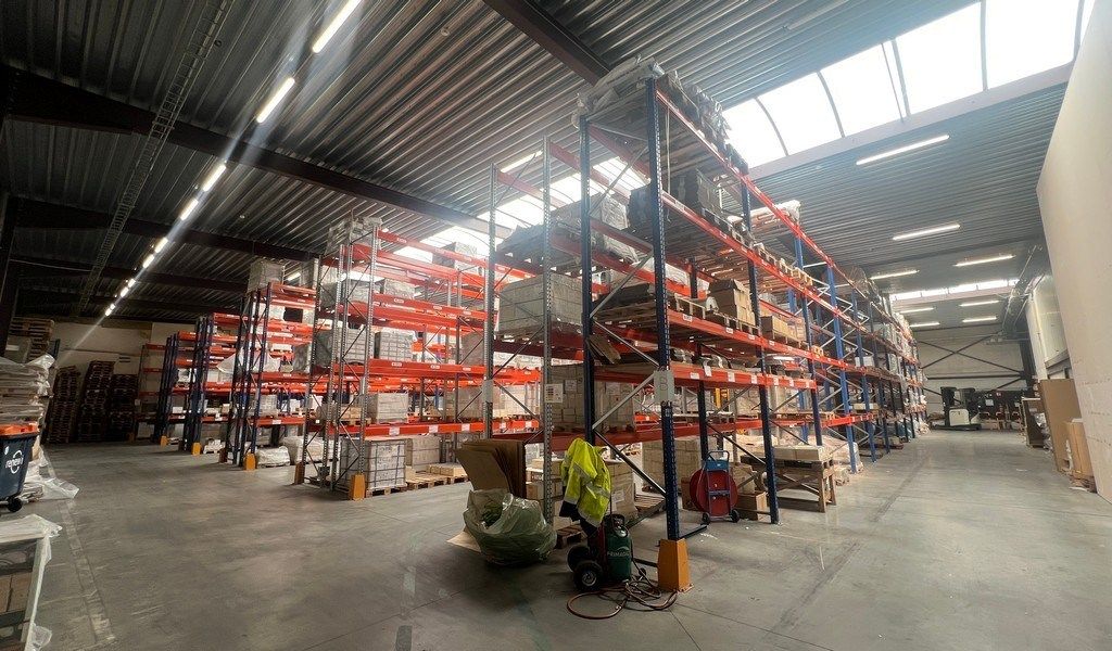 Bedrijfsgebouw met laadkade te koop in Zottegem foto 3