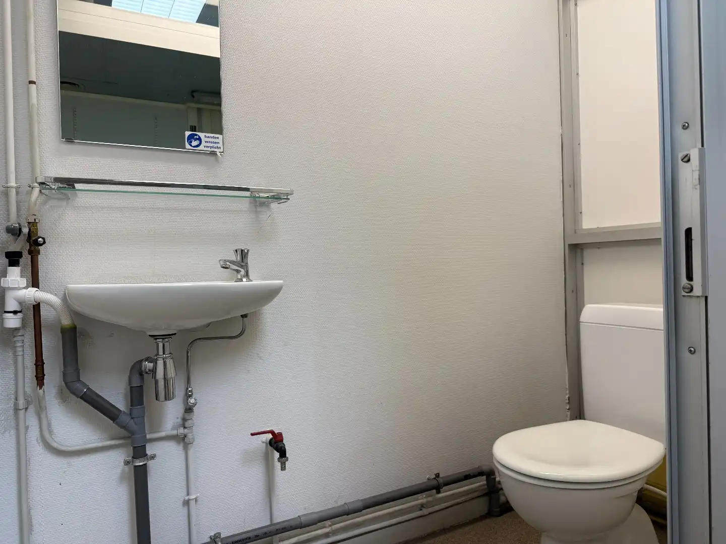 Gunstig gelegen handelsruimte te Sint-Job foto 11