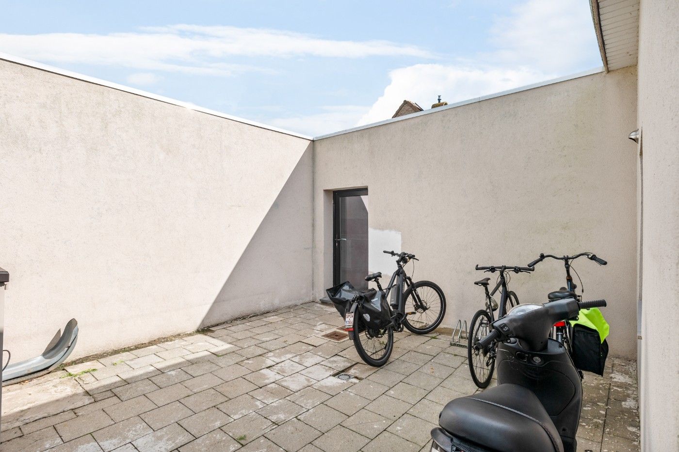 Vrijstaande woning met 4 slpk., inpandige garage en grote tuin foto 21