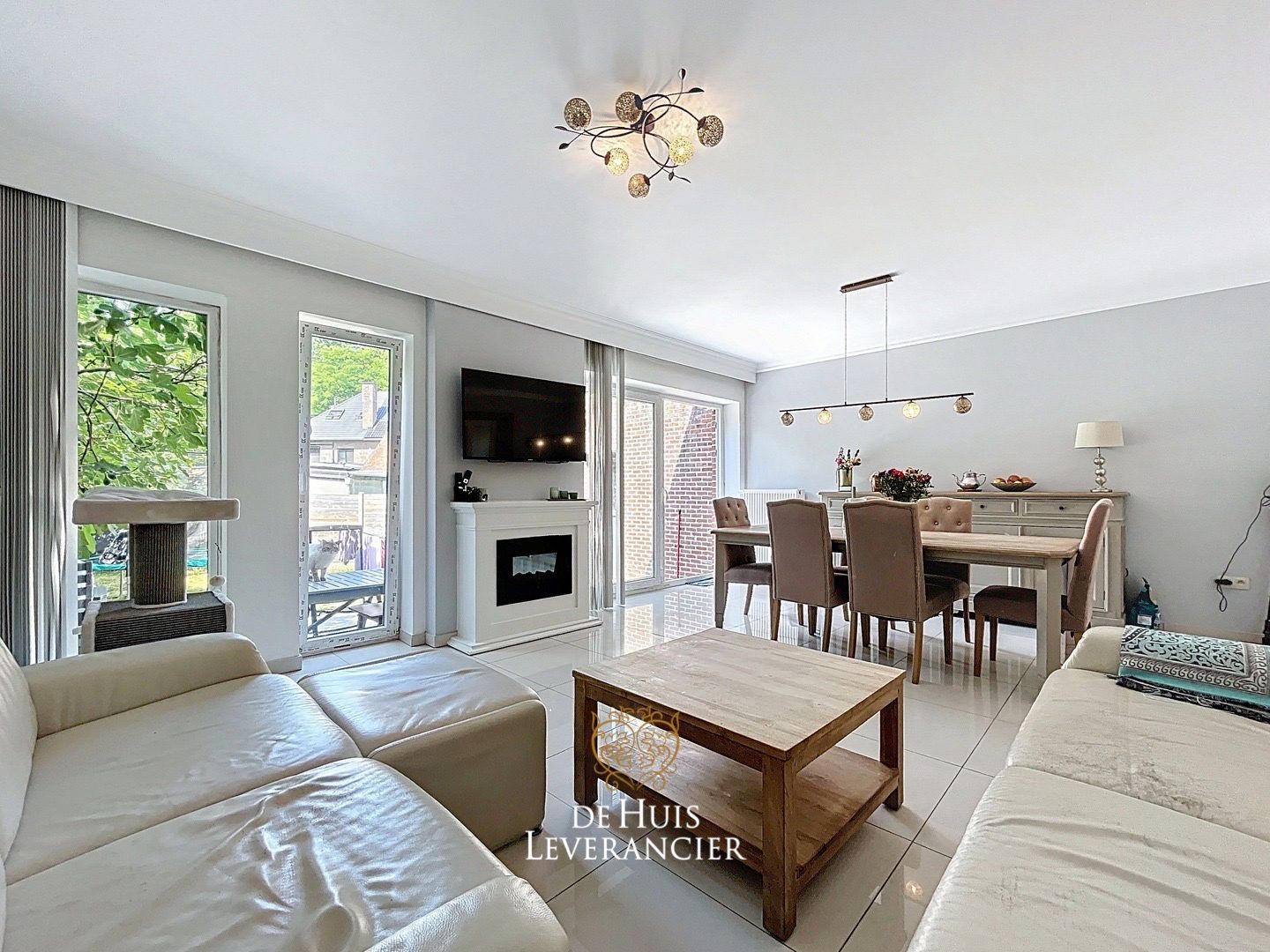 Prachtige, gerenoveerde woning met tuin en garage op toplocatie te koop in Mortsel! foto 14