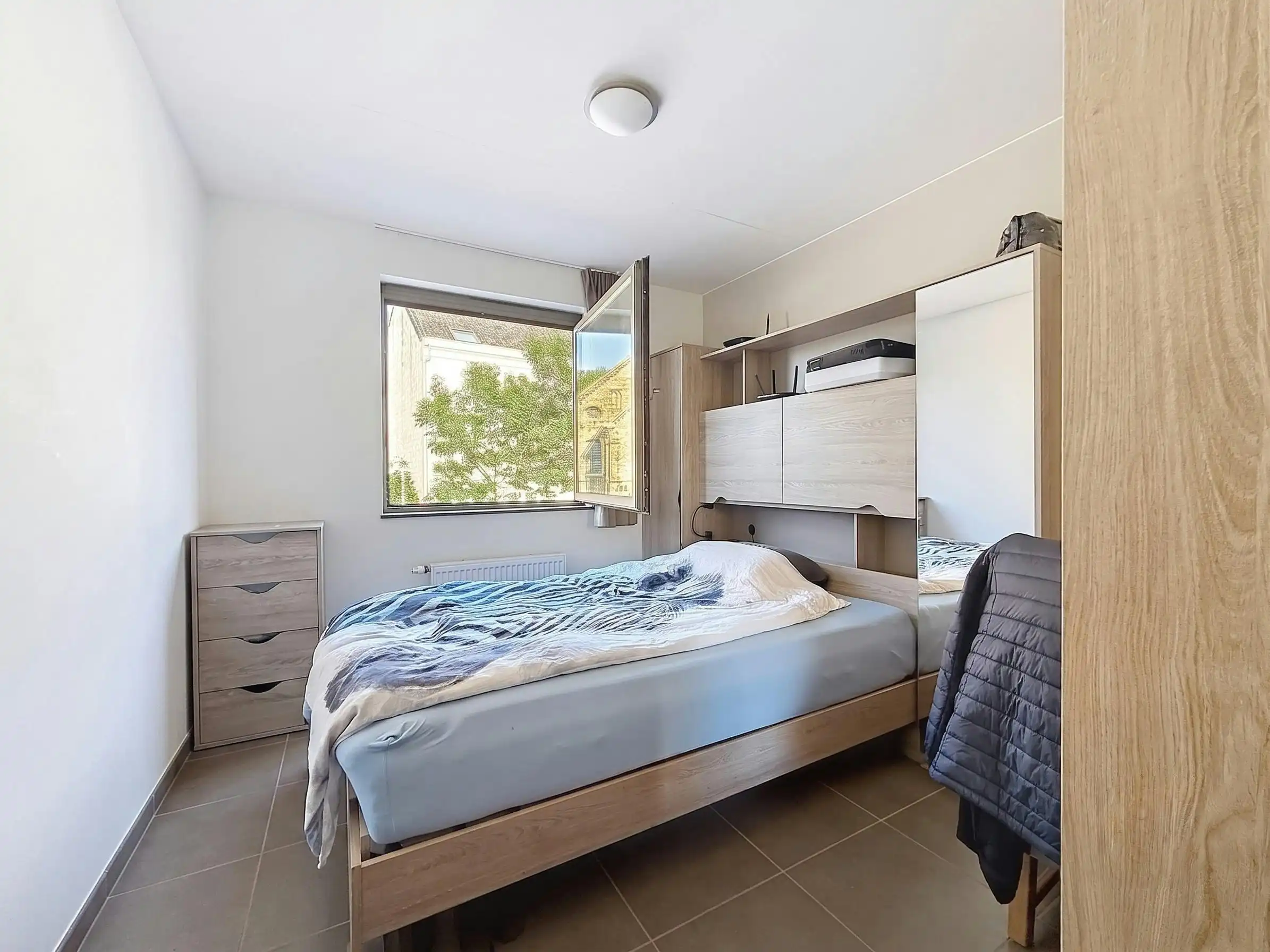 Instapklaar appartement in Ieper met ruim zuidwest gericht terras en garage  foto 8