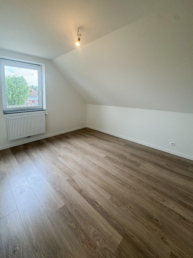 Prachtige halfopen nieuwbouwwoning met 3 slaapkamers in Houthulst foto 13