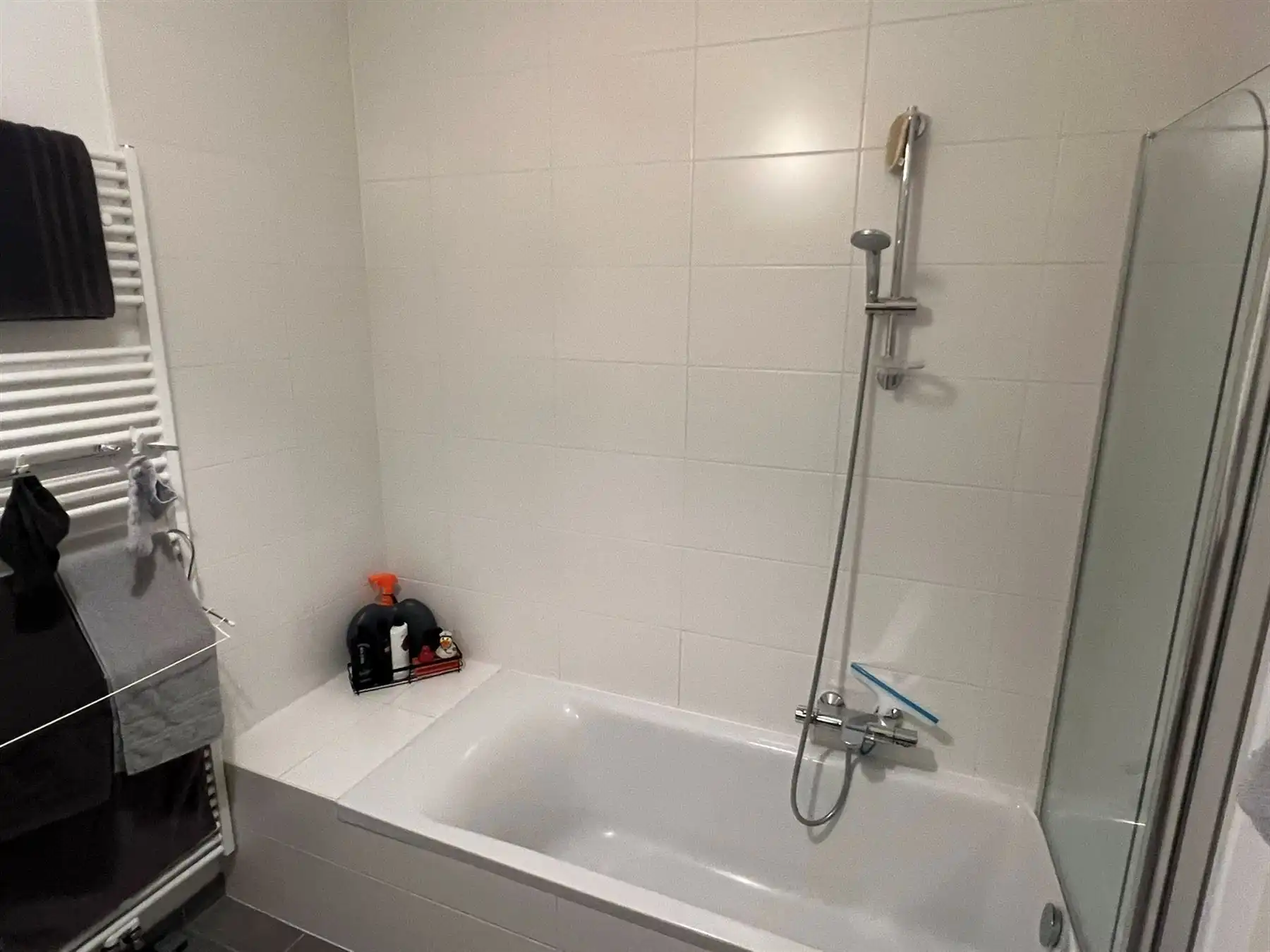 Comfortabel wonen met zicht op groen : 2 slaapkamers, terras en garage inbegrepen foto 10