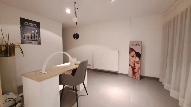 Instapklare handelruimte te huur in de Moerkerkse Steenweg in Sint-Kruis Brugge foto 5