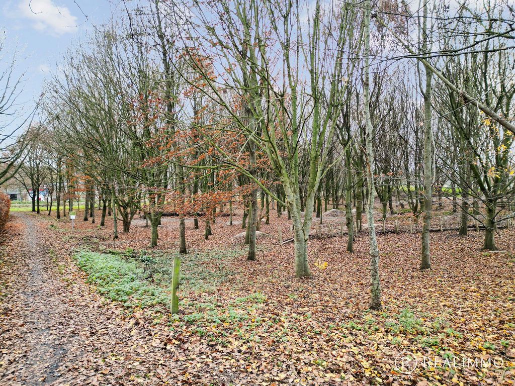 Rustige gezinswoning op 789m² foto 20