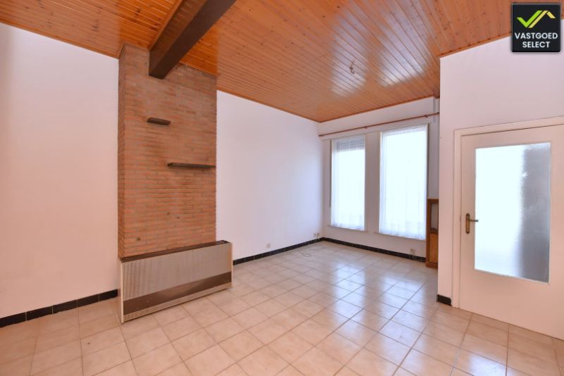 Vastgoed Select: Rijwoning met westgerichte tuin, open zicht, garage en 2 slaapkamers in Eeklo foto 5