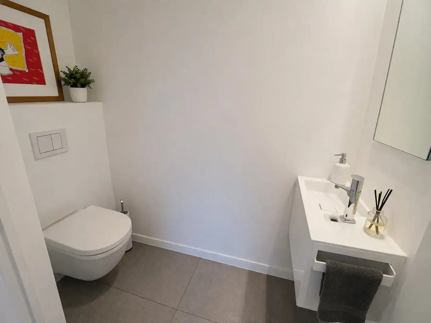 Ruim appartement met 3 slaapkamers, 2 badkamers en garage. foto 14