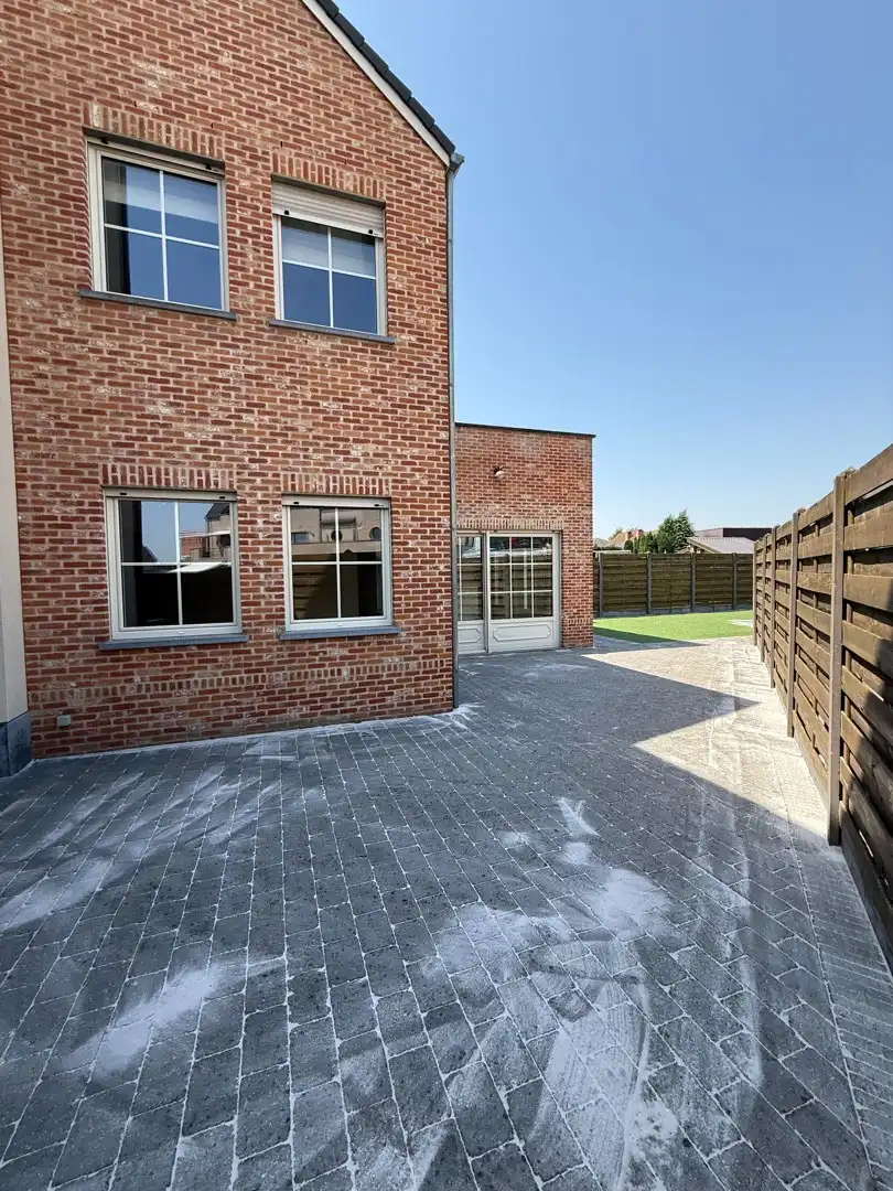 Prachtig, instapklaar energiezuinig appartement met 3 slaapkamers, terras en tuin te Bocholt. foto 23