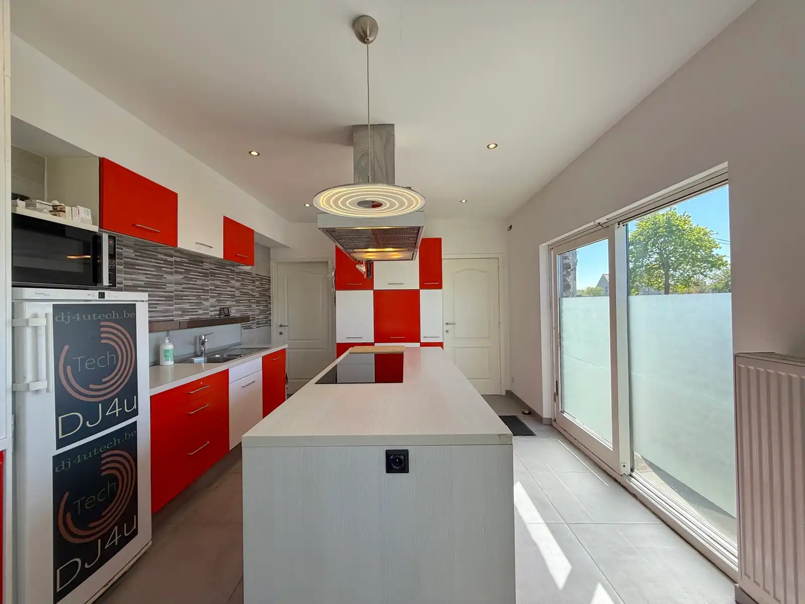 Landelijk gelegen woning met 4/5 slpks, zwembad en tuin foto 7