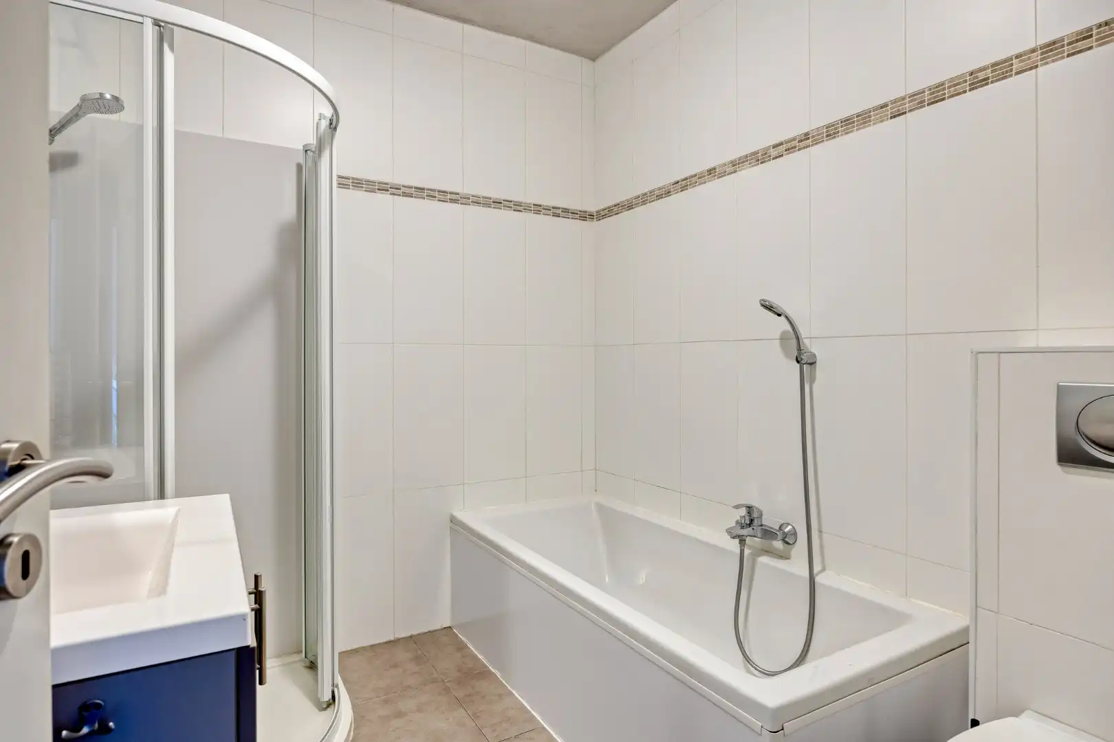 Instapklaar gelijkvloers appartement met 2 slpks en garage, rustig gelegen te OLV Olen ! foto 11