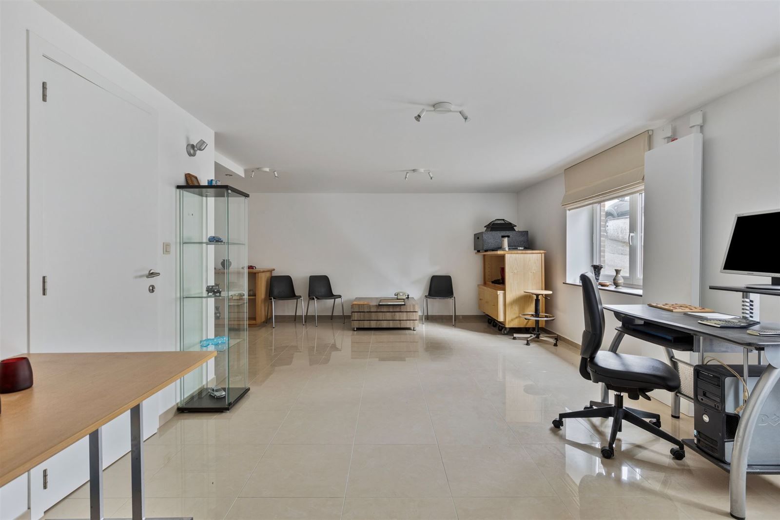 Stockage met bureel en sanitair  foto 14