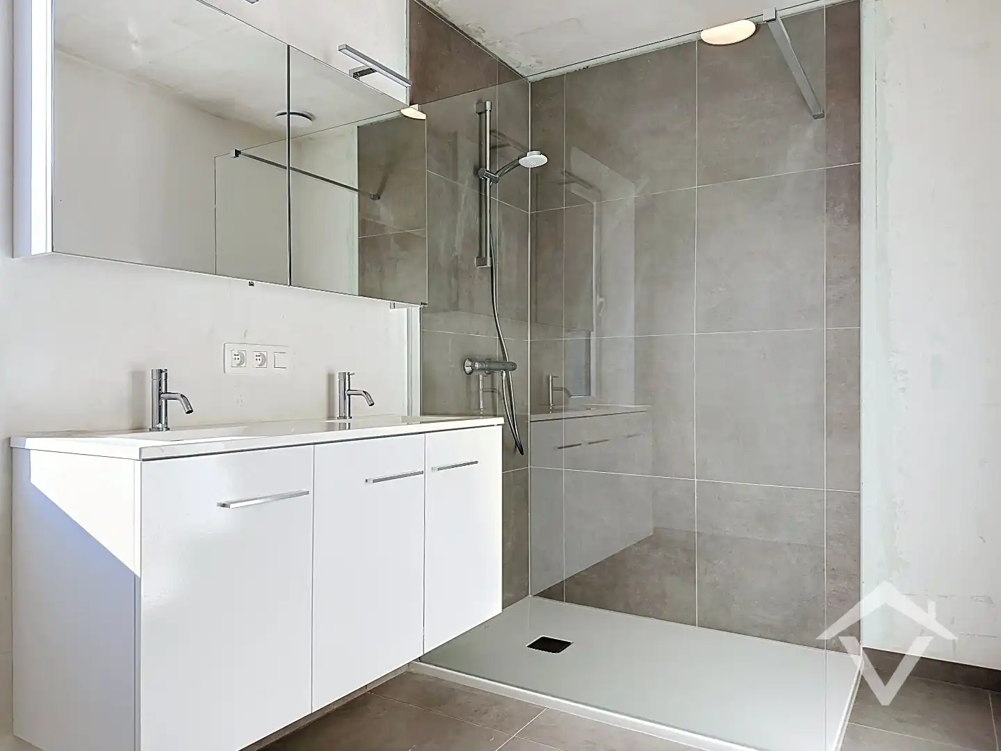 Nieuwbouwwoning met 3 slaapkamers in centrum Koekelare  foto 17