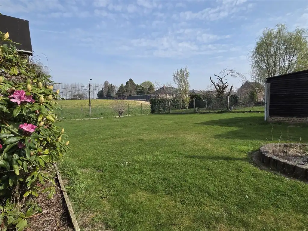 Ruime, op te frissen 3-gevelw met 4 slpks, gar en tuin foto 5