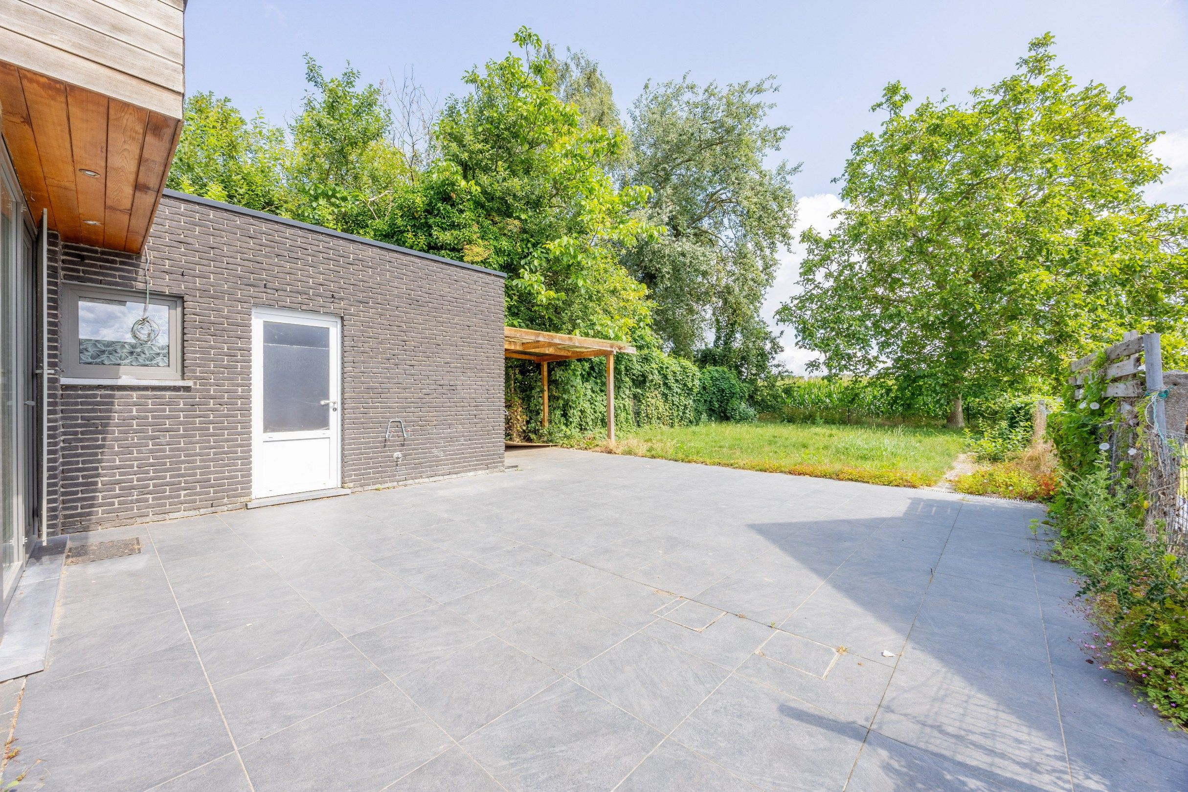 Halfopen woning op TOPLOCATIE met zicht op groen.  foto 5