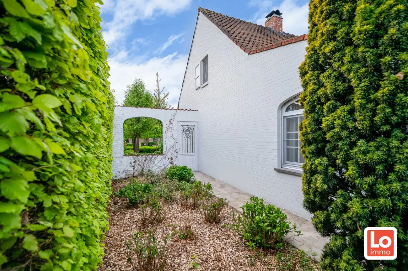 VERKOCHT! Charmante alleenstaande woning met inpandige garage op een zeer goede locatie in Oostakker. foto 30