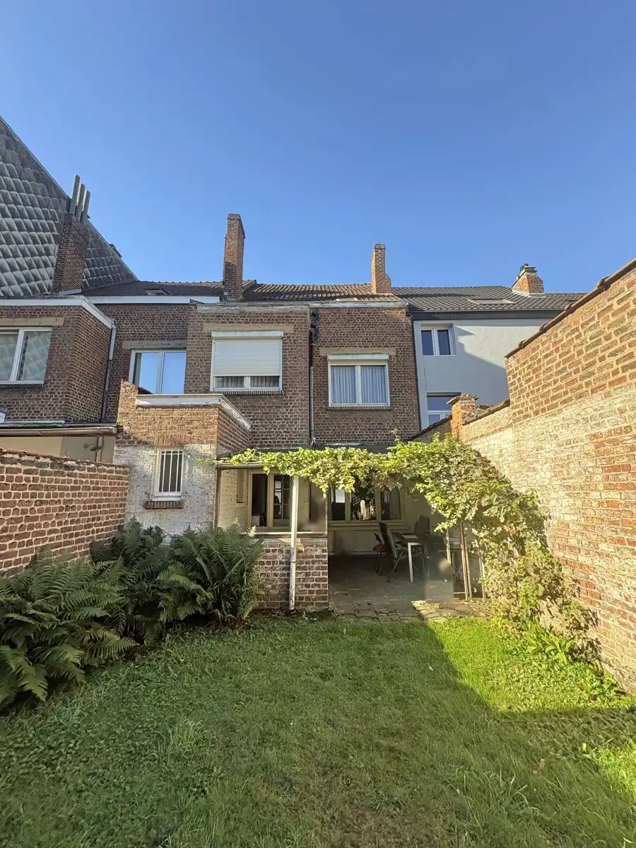 Charmante woning met 3 slaapkamers en ommuurde tuin in Halle foto 3