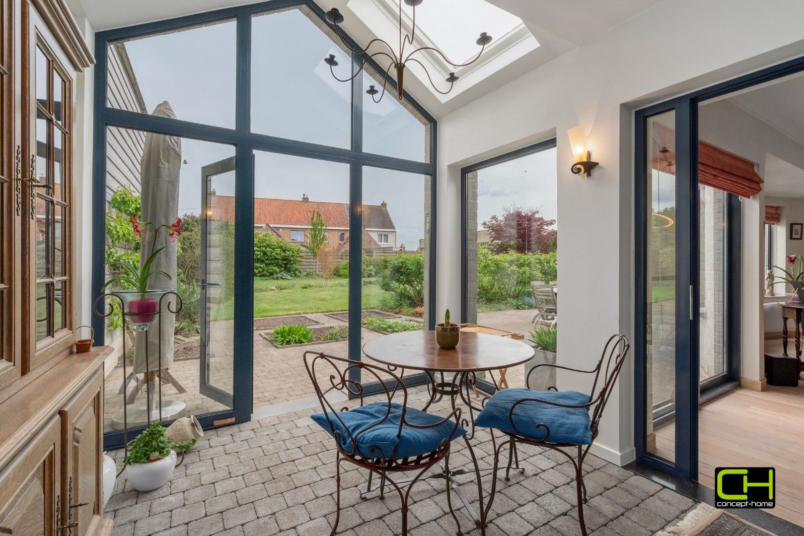 Villa met woonst en praktijkruimte te koop in Beke foto 5