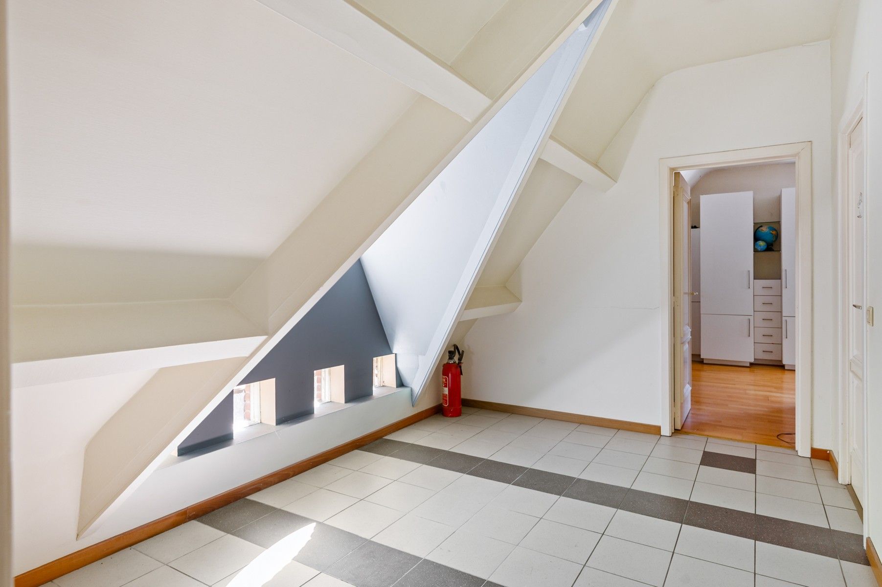 Ruime villa op toplocatie foto 24