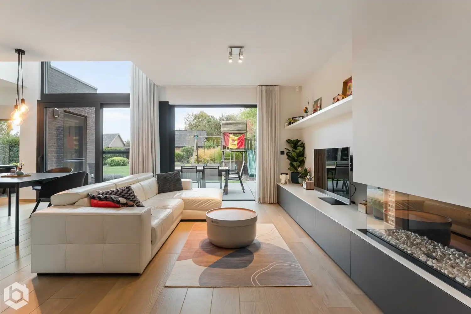 Tijdloze, instapklare woning met 3 slpkrs op perceel van 824 m² te Keerbergen foto 4