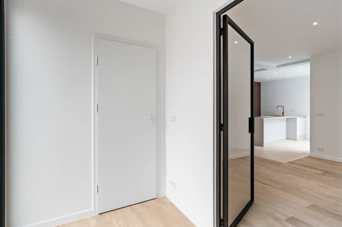 Prachtig gerenoveerde open bebouwing met 3 slpk. en autostaanplaats foto 12