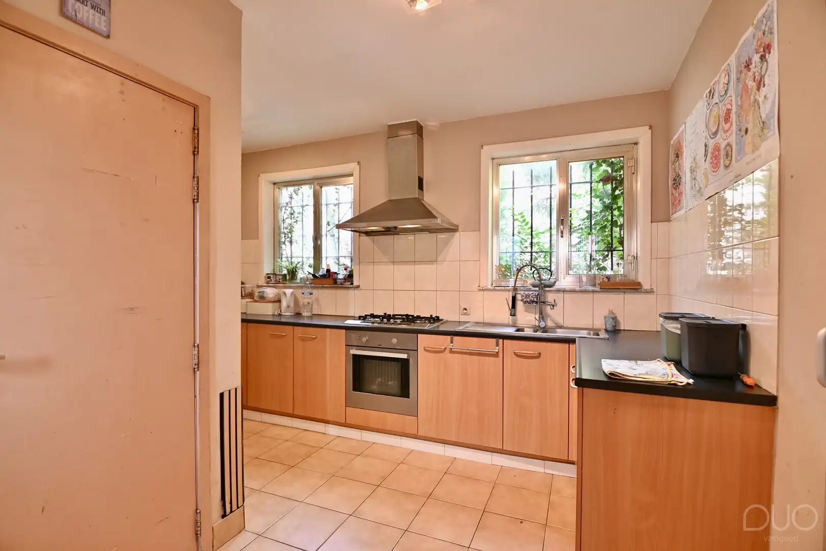 Ruim pand - makkelijk op te delen in 2 appartementen en grote tuin in het centrum van Zepperen foto 6