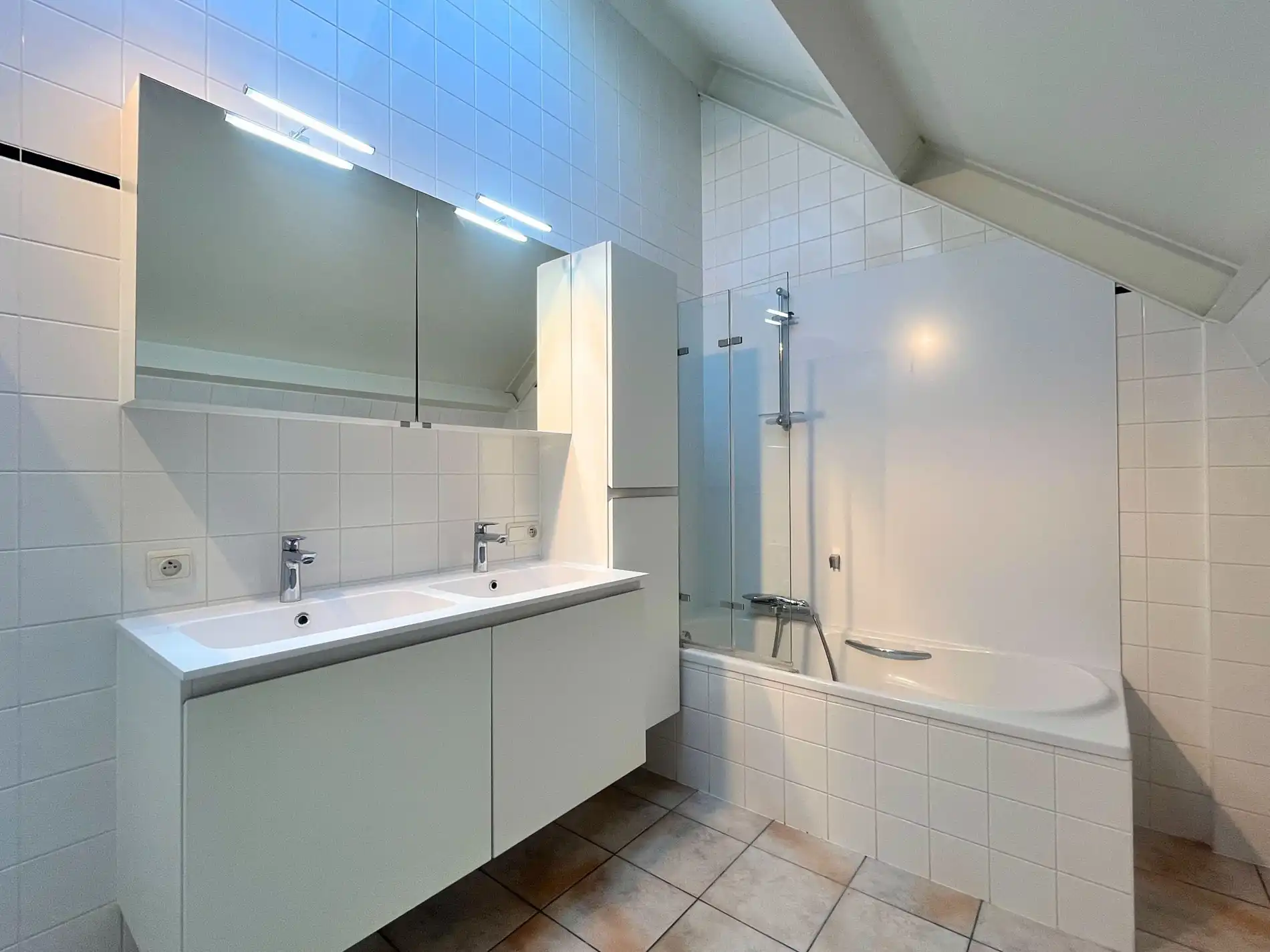Zeer leuk appartement met 2 kamers te Brugge foto 11