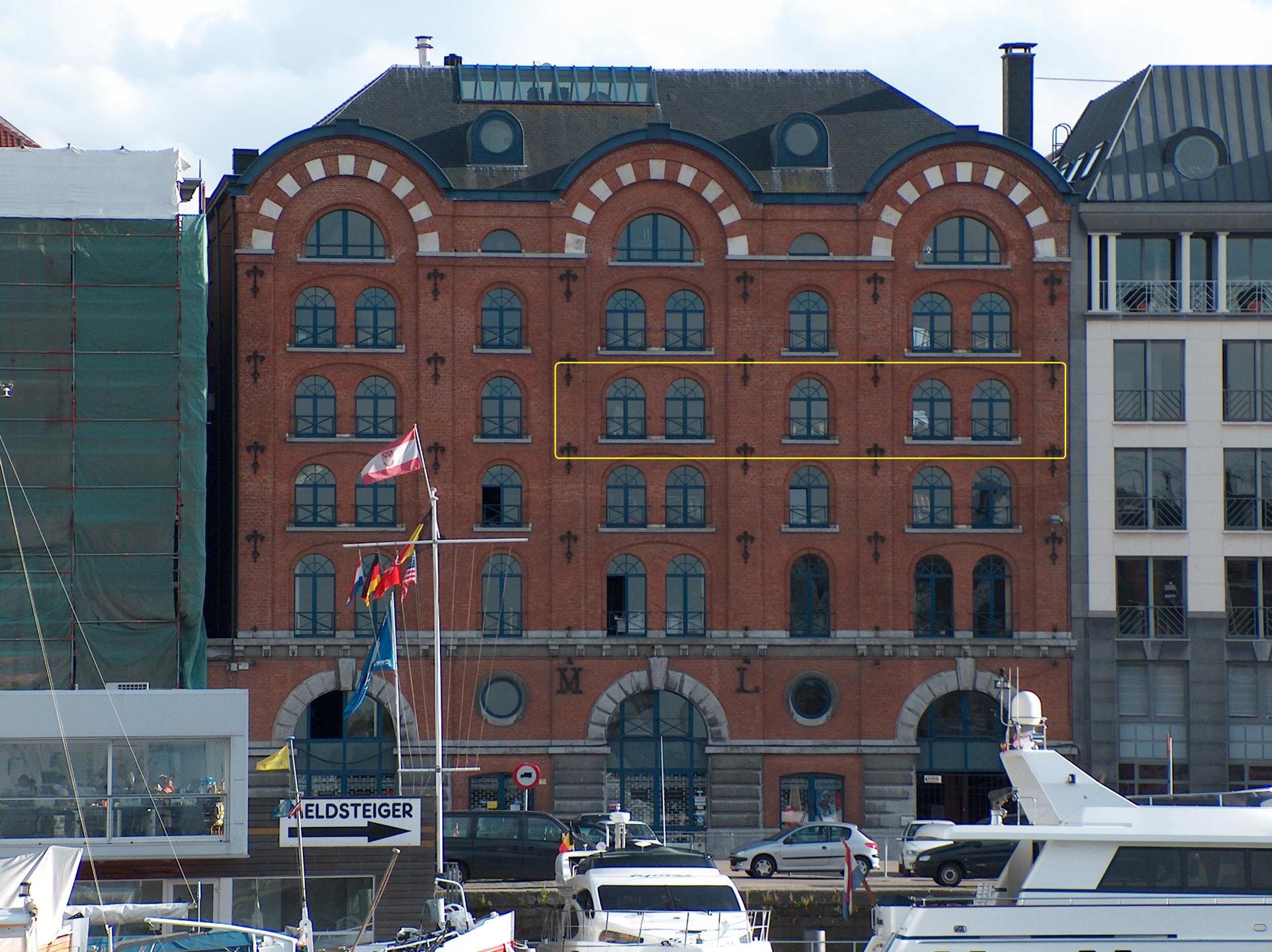 ANTWERPEN -  Ruim appartement met terras  foto 3