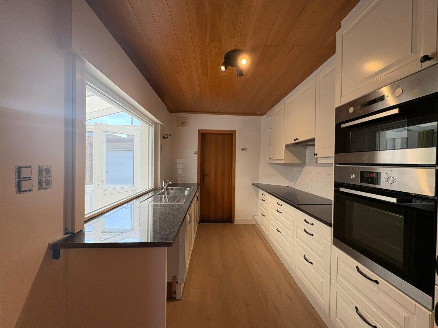 Woning met 2 slaapkamers en garage te Koekelare  foto 4