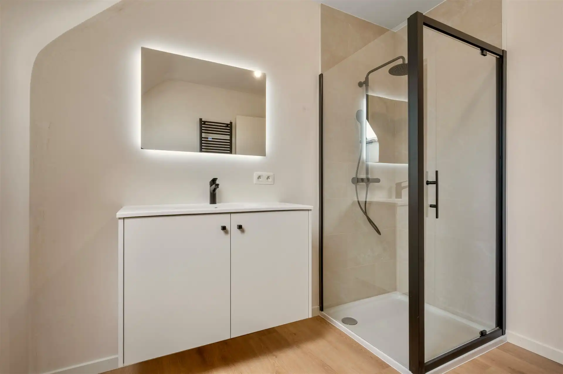 Prachtige en rustig gelegen nieuwbouwwoning met tuin foto 28