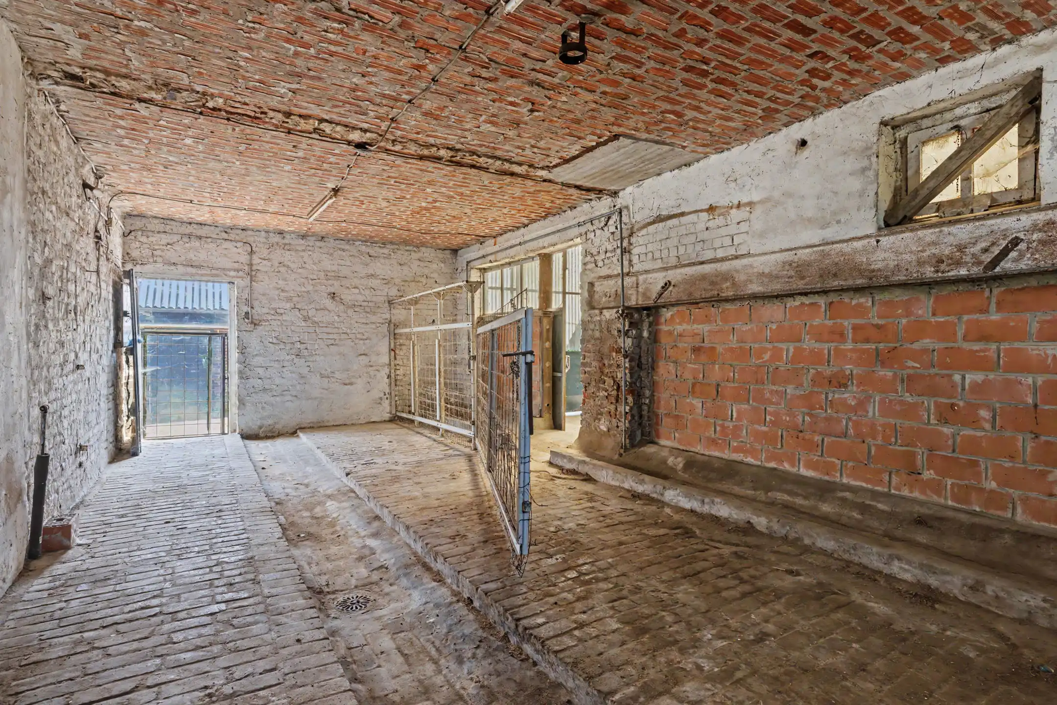 hoeve met loods en bijgebouw op +/-79a foto 24