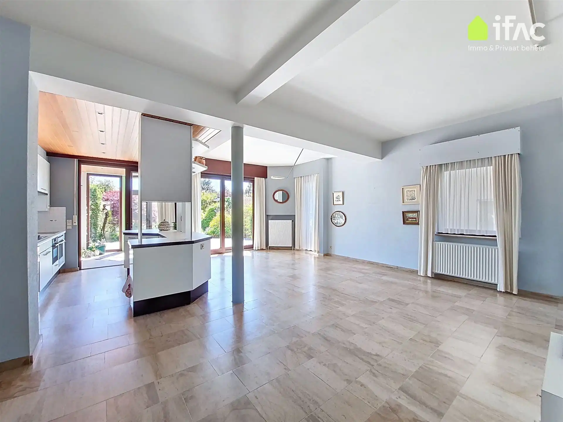 Stevige 3-gevel, 5 slpks, dubbele garage, centrum, ±17are foto 9