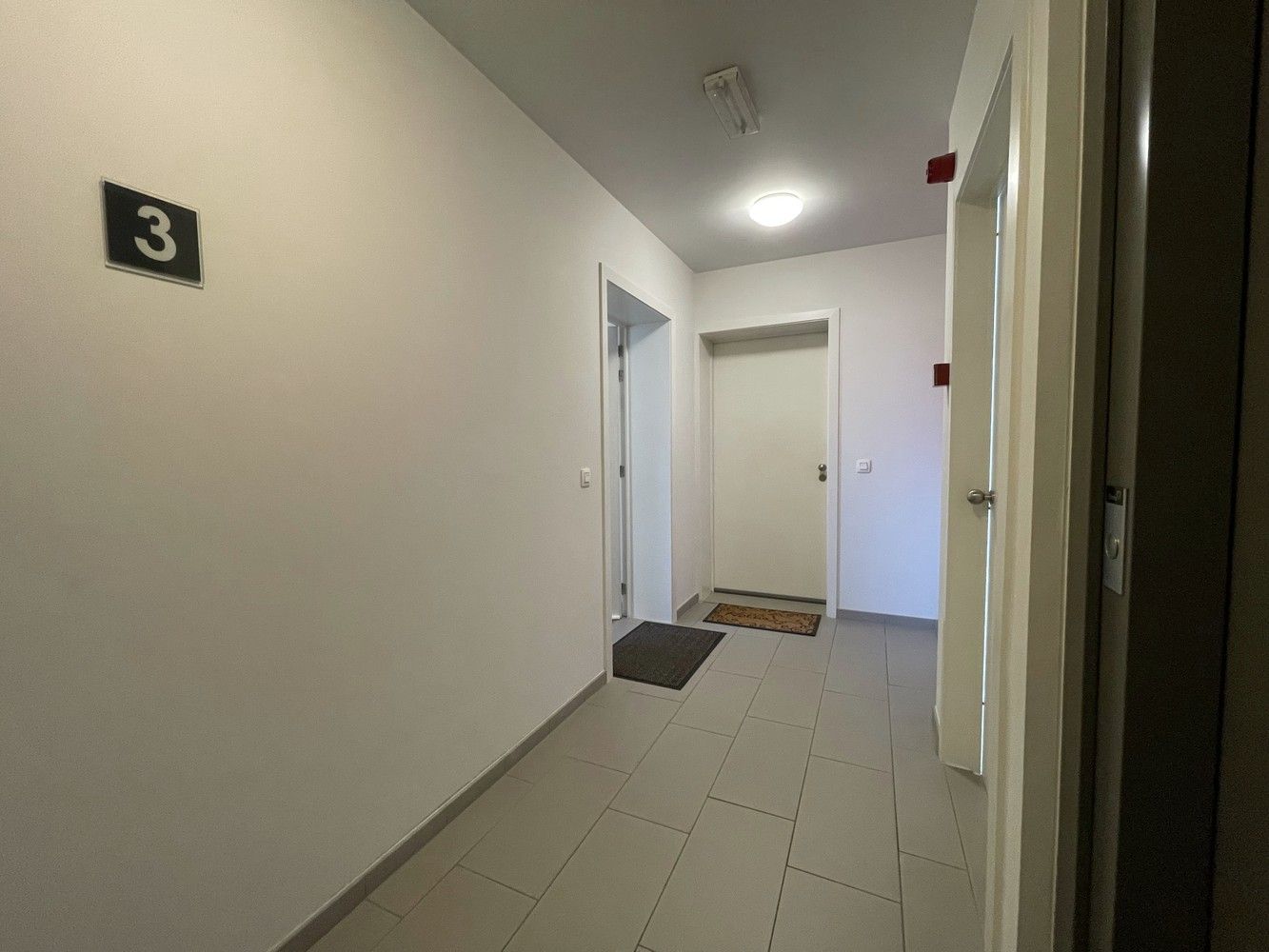 Net appartement met 2 slaapkamers, terras en autostaanplaats foto 10