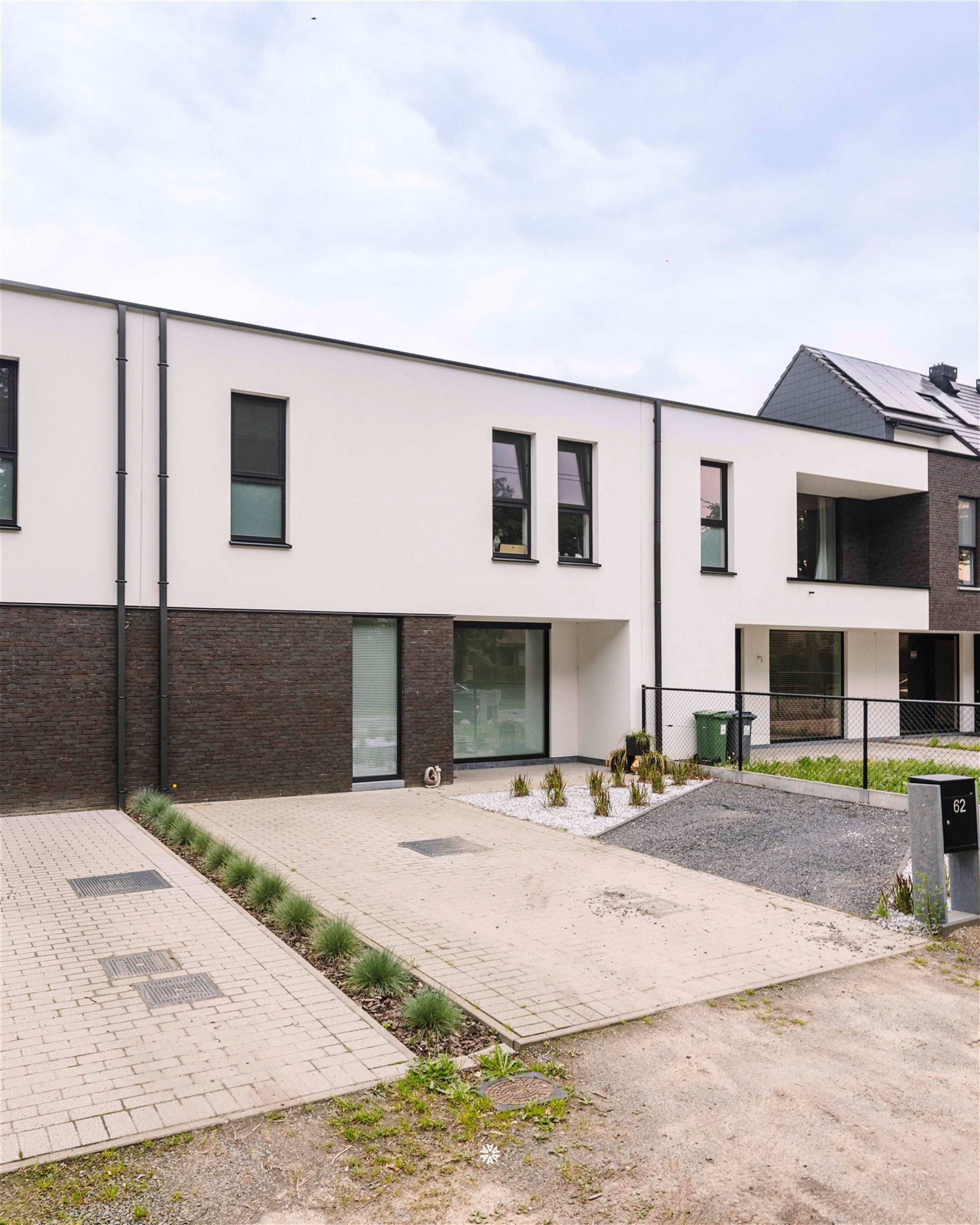 Moderne nieuwbouwwoning met zonnige tuin te Lokeren foto 3