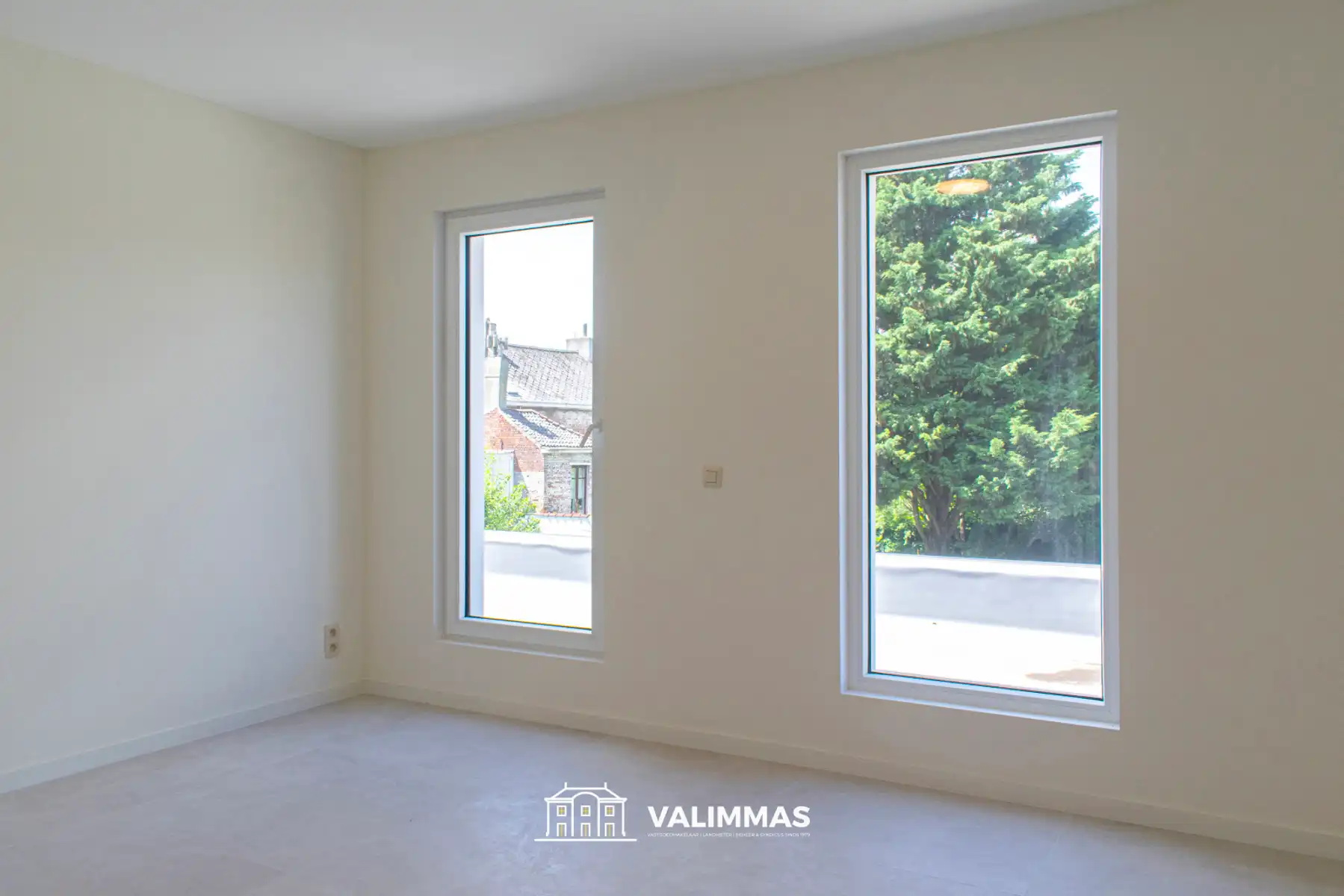 Totaal gerenoveerd duplex-appartement met terras en tuintje foto 11