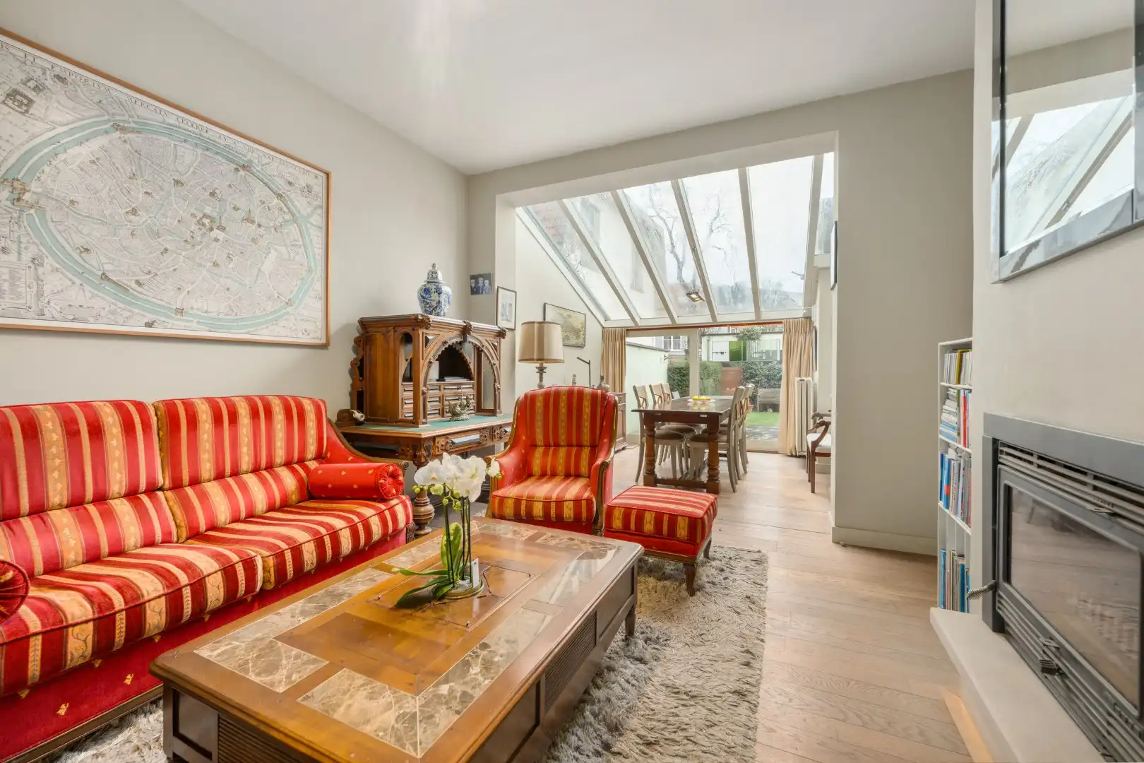 Karaktervolle halfopen woning op een strategische ligging te Assebroek. foto 3