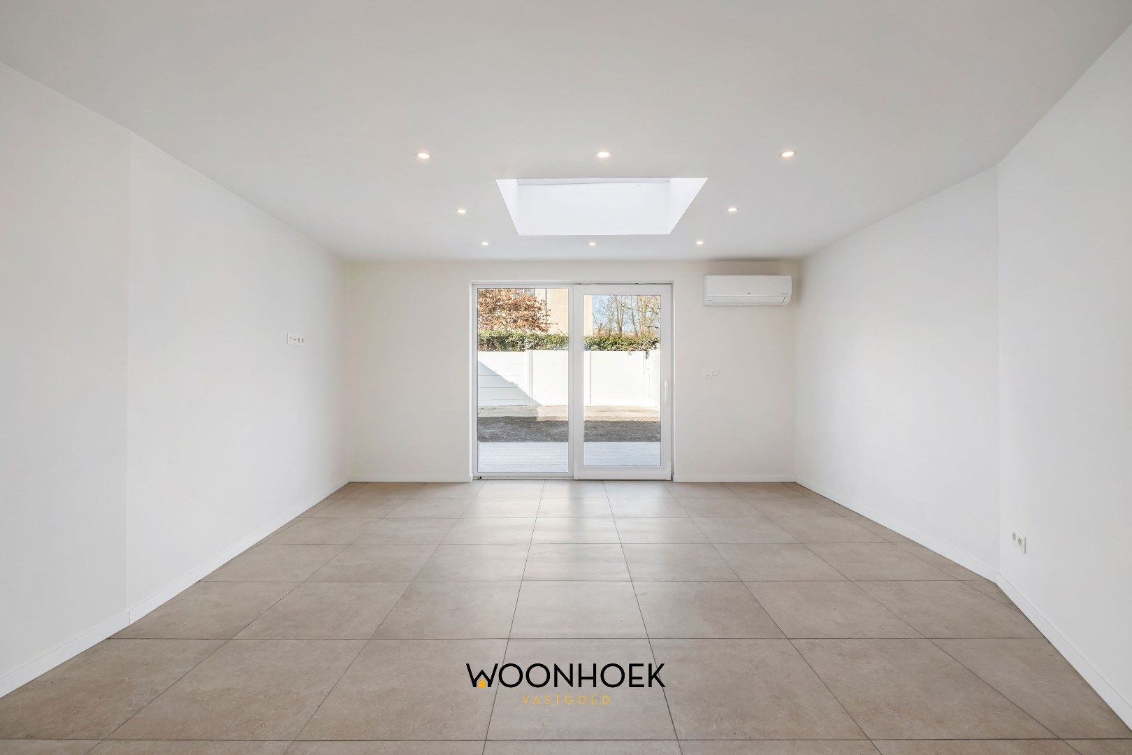 Trendy, luxueus gerenoveerde (2025) woning A-label! foto {{pictureIndex}}
